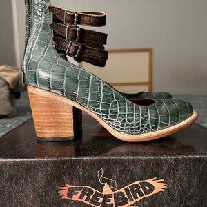 Freebird Randi Turquoise Blue Croc-Embossed Ankle Boots NIB